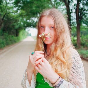 Meet your Posher, Garnet